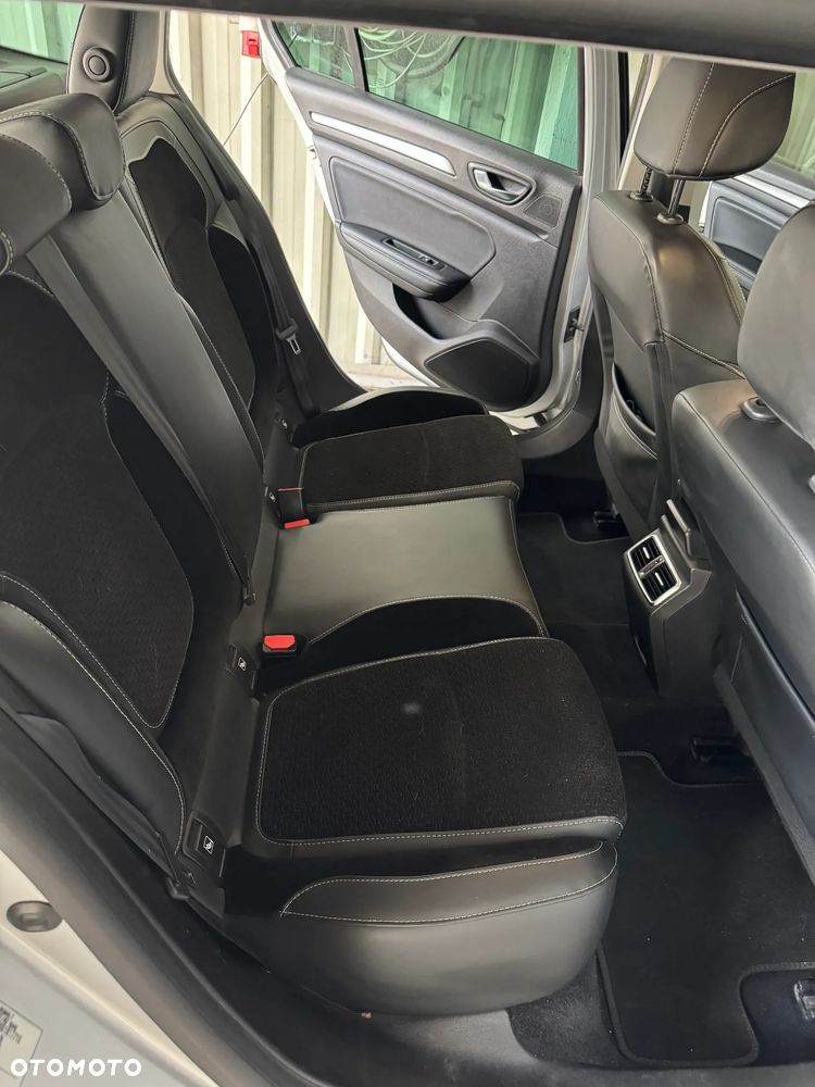 Renault Megane 1.5 Blue dCi Intens - 11