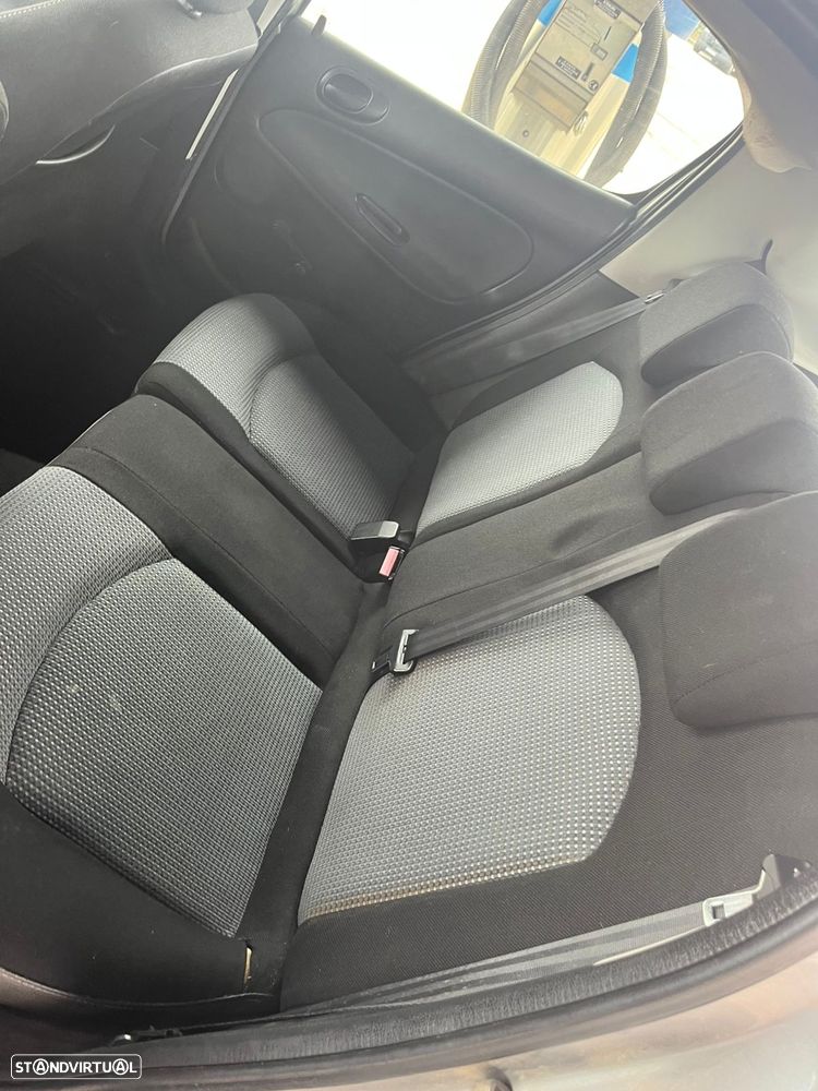 Peugeot 206 1.1 Color Line - 4