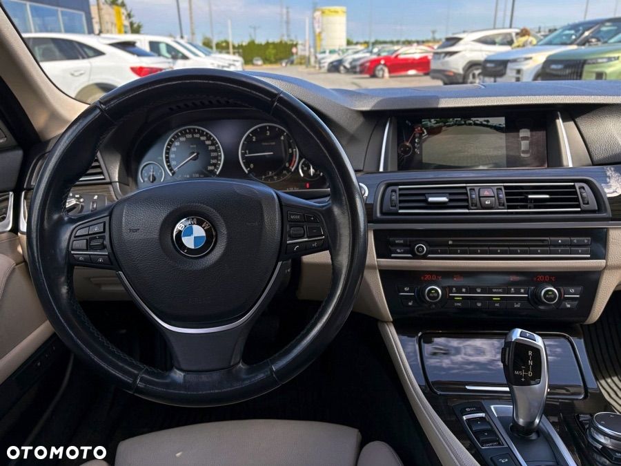 BMW Seria 5 525d xDrive Luxury Line - 17
