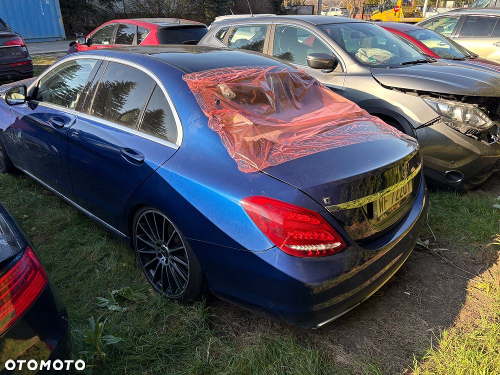 Mercedes-Benz Klasa C 300 9G-TRONIC Exclusive - 3