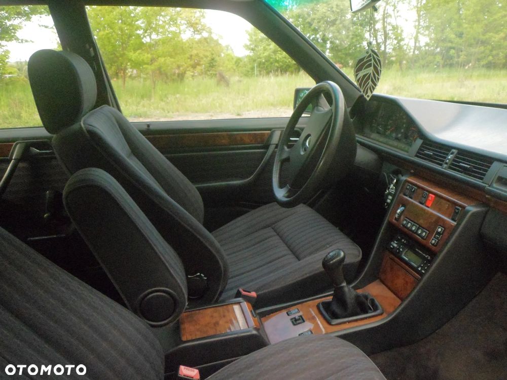 Mercedes-Benz W124 (1984-1993) - 14