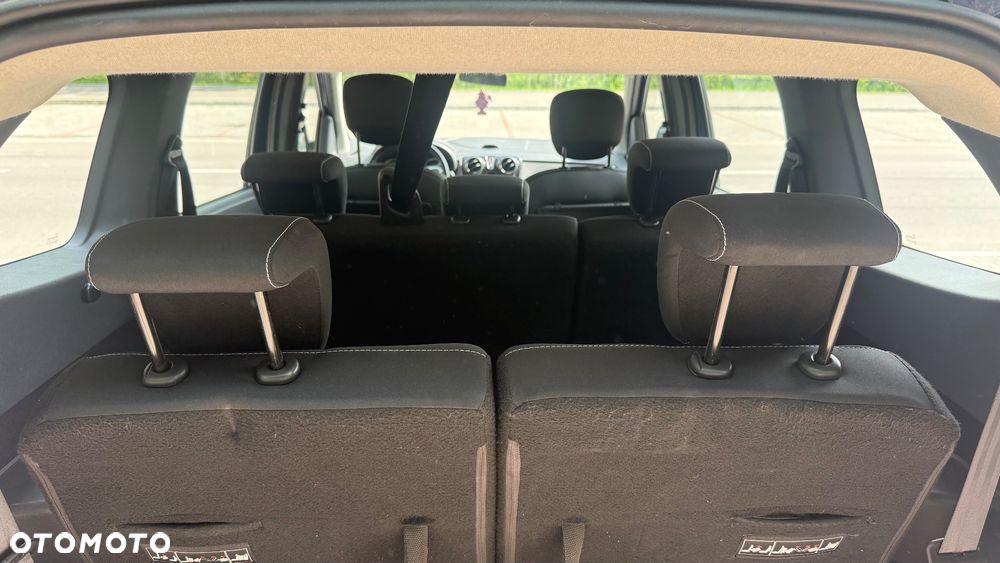Dacia Lodgy 1.6 SCe Laureate S&S - 6