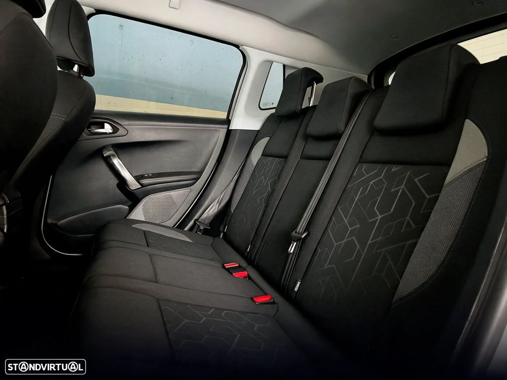 Peugeot 2008 1.2 PureTech Signature - 11