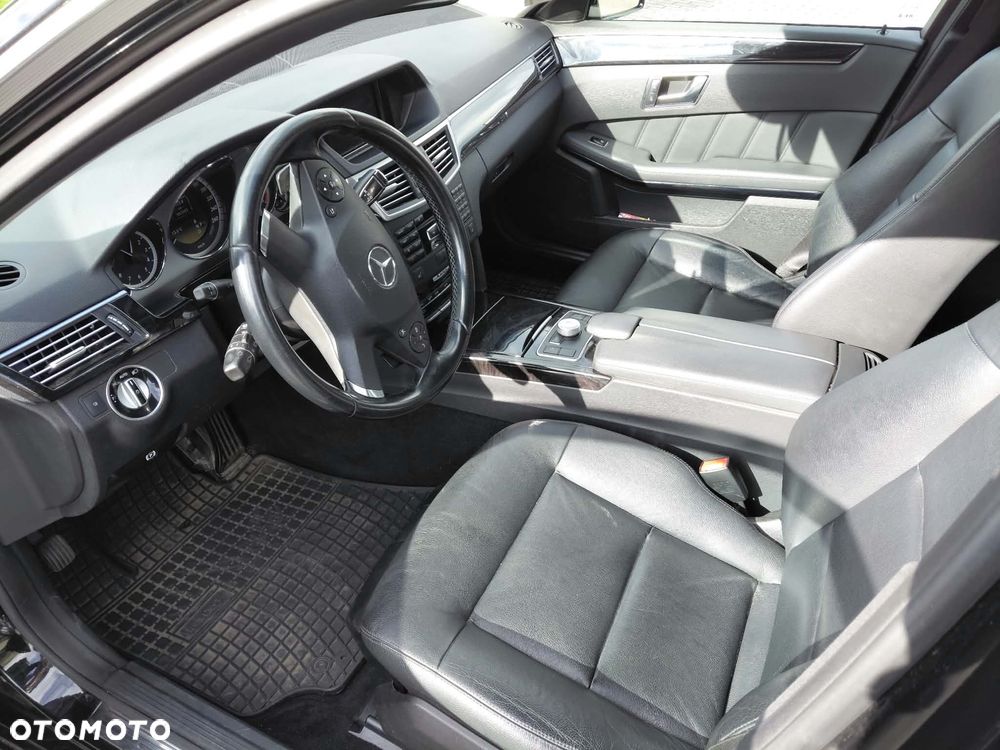 Mercedes-Benz E-Class 2012 photo 3