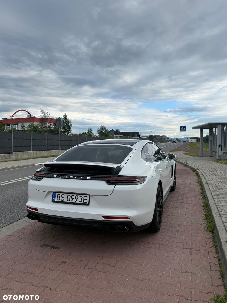 Porsche Panamera Standard - 4