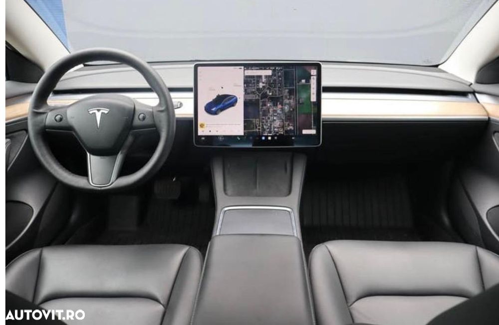 Tesla Model 3 - 7