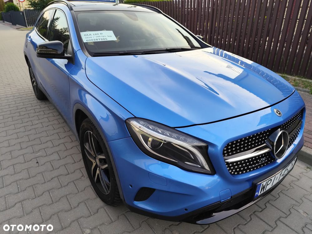 Mercedes-Benz GLA - 21