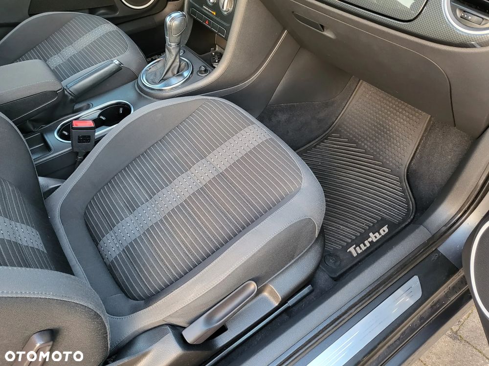 Volkswagen New Beetle - 8