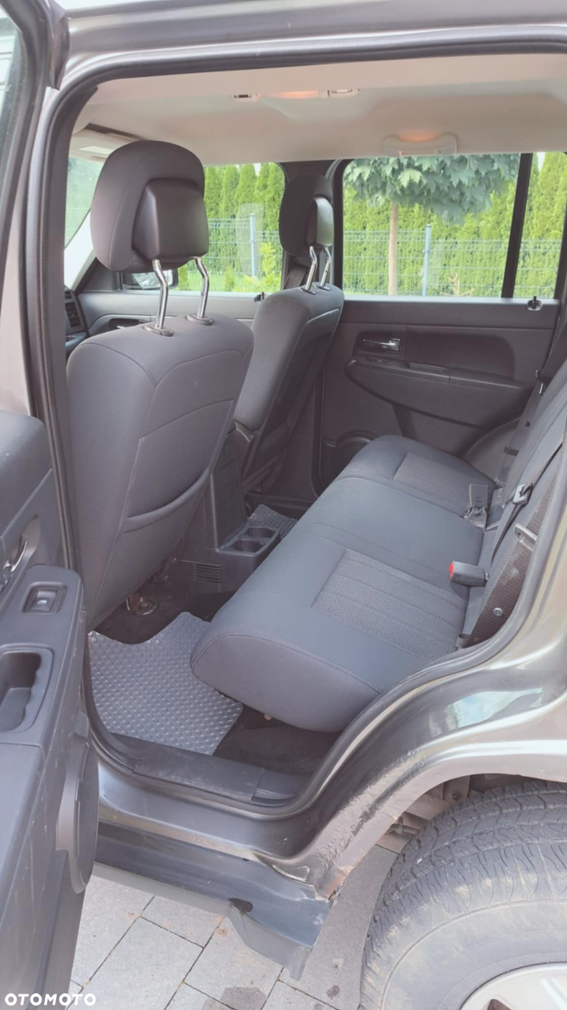 Jeep Liberty - 6