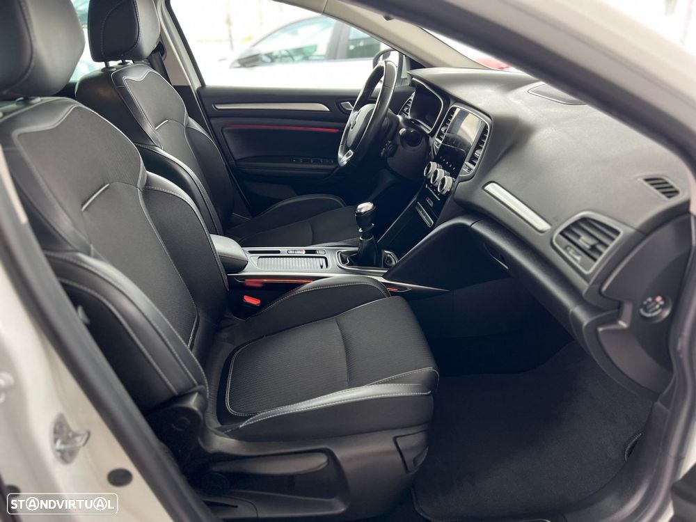 Renault Mégane Sport Tourer 1.5 Blue dCi Intens - 23