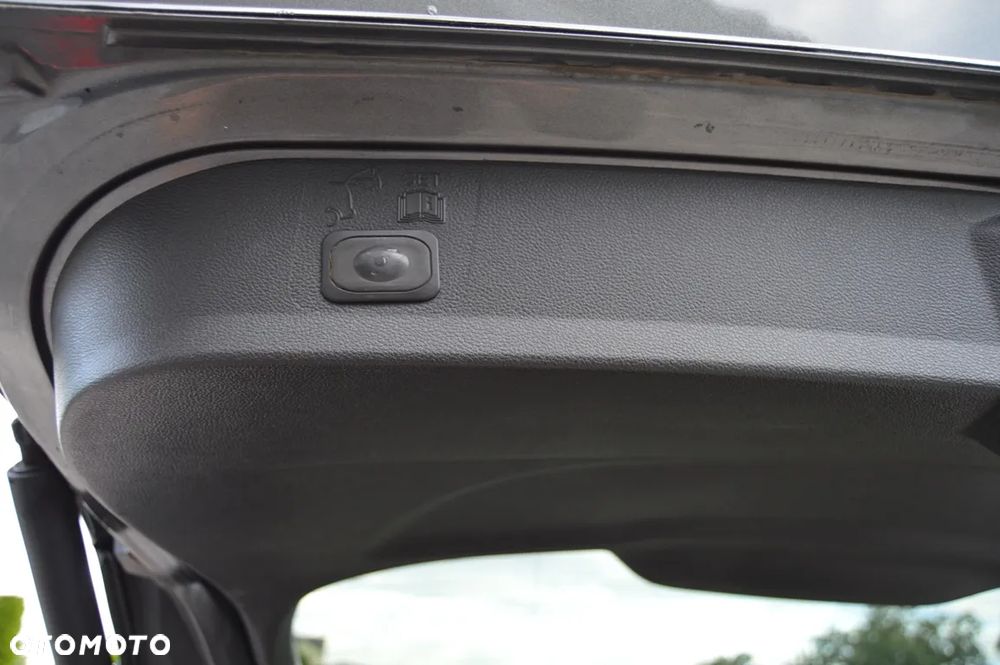 Ford Kuga 2.0 TDCi 2x4 Titanium - 17
