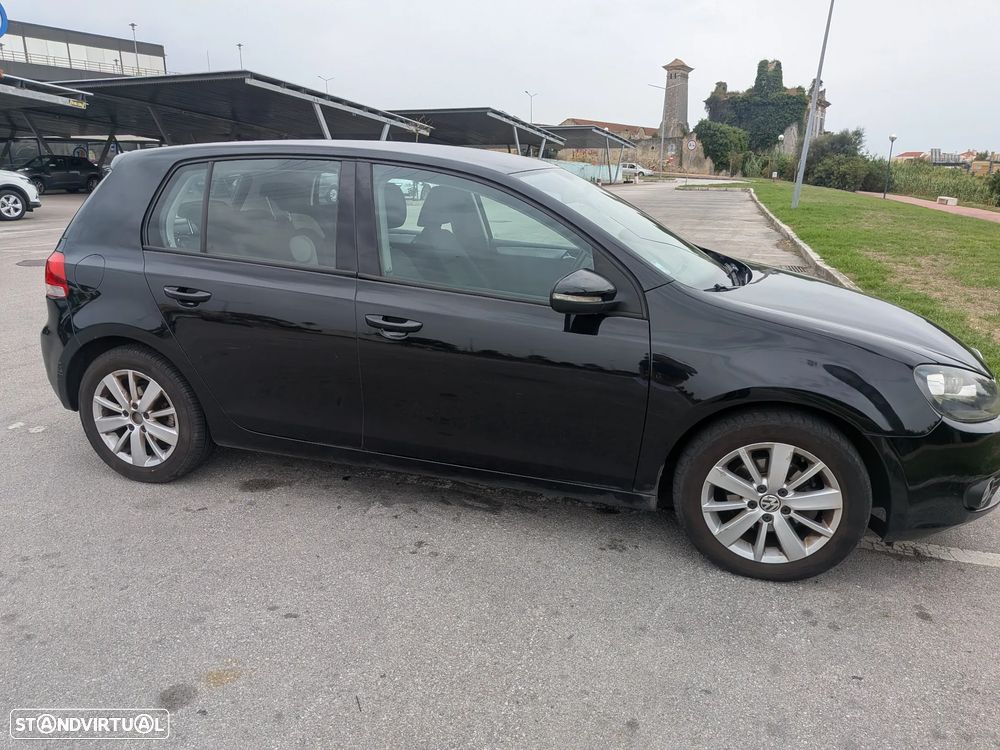 Volkswagen Golf 1.6 TDi Edition — fotografia 7