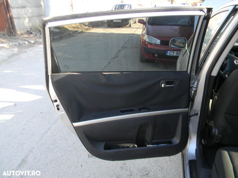 Dezmembrari  Toyota COROLLA verso  2004  > 2009 2.2 D-4D Motorina - 36