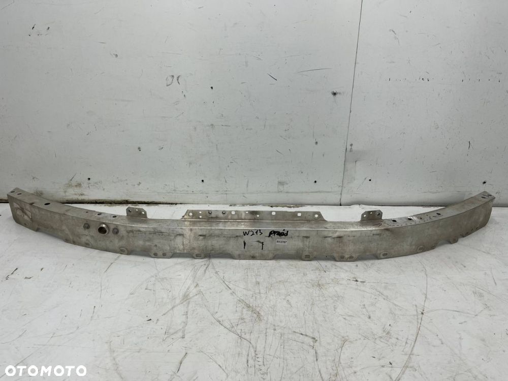 Belka zderzaka Mercedes w213 16-20r. przednia wzmocnienie passa uszkodzone a2136200130 - 1