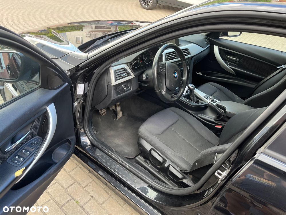 BMW Seria 3 318d - 5