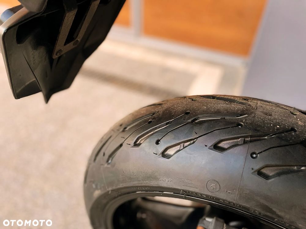 Yamaha FZ - 11