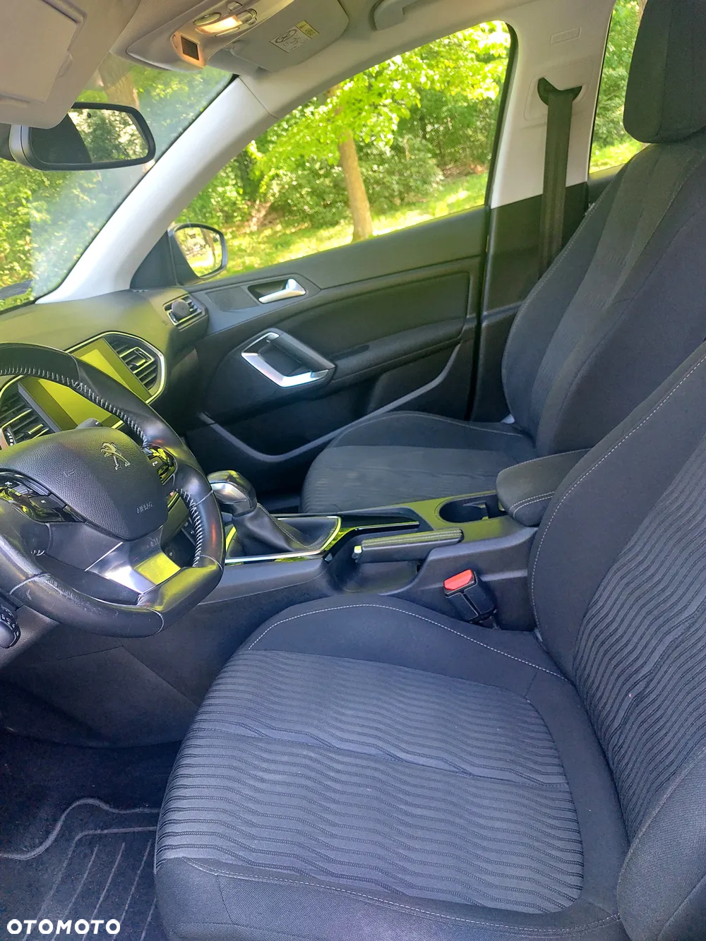 Peugeot 308 SW 1.2 PureTech Allure S&S - 14