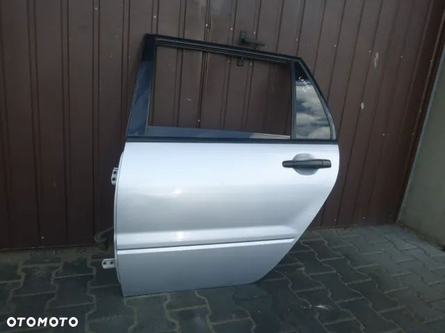 DRZWI LEWY TYŁ LEWE TYLNE KOMPLETNE MITSUBISHI LANCER 03-08 - 10