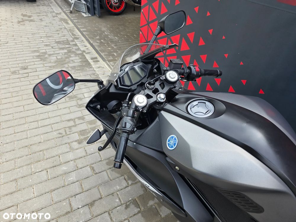 Yamaha YZF - 15