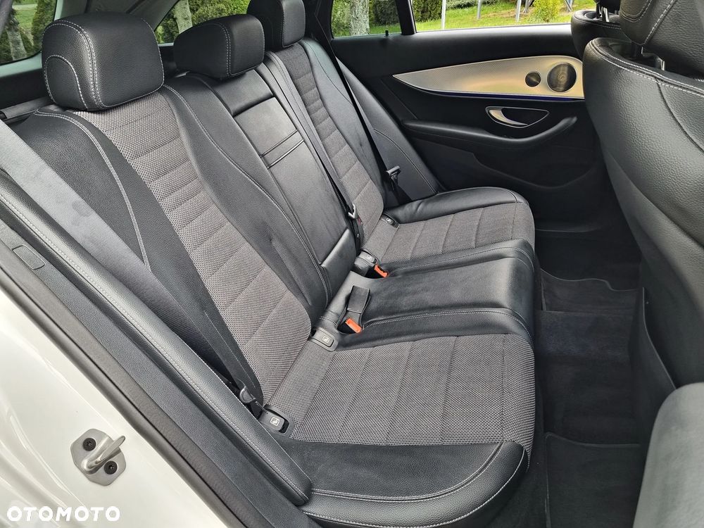 Mercedes-Benz Klasa E 220 d 4Matic 9G-TRONIC Sportstyle Edition - 28