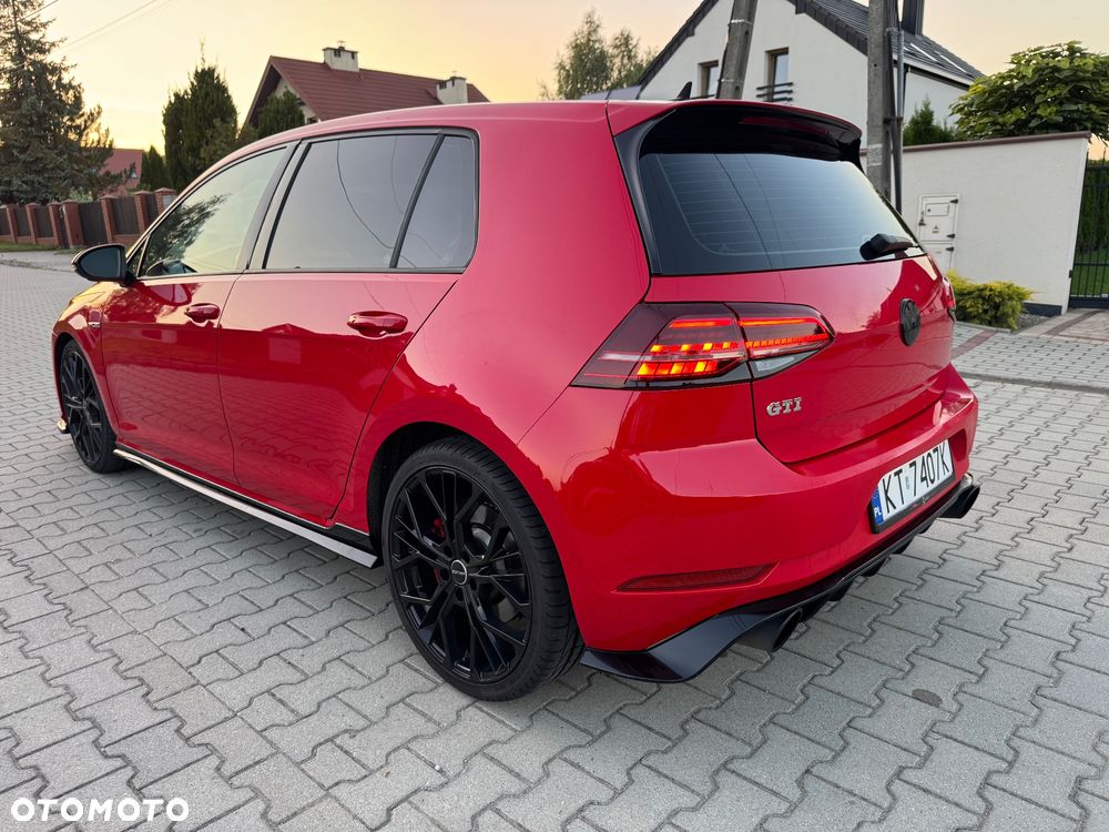 Volkswagen Golf - 4