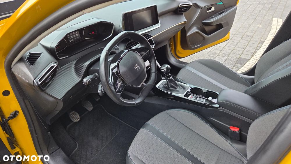 Peugeot 208 PureTech 100 Allure - 11