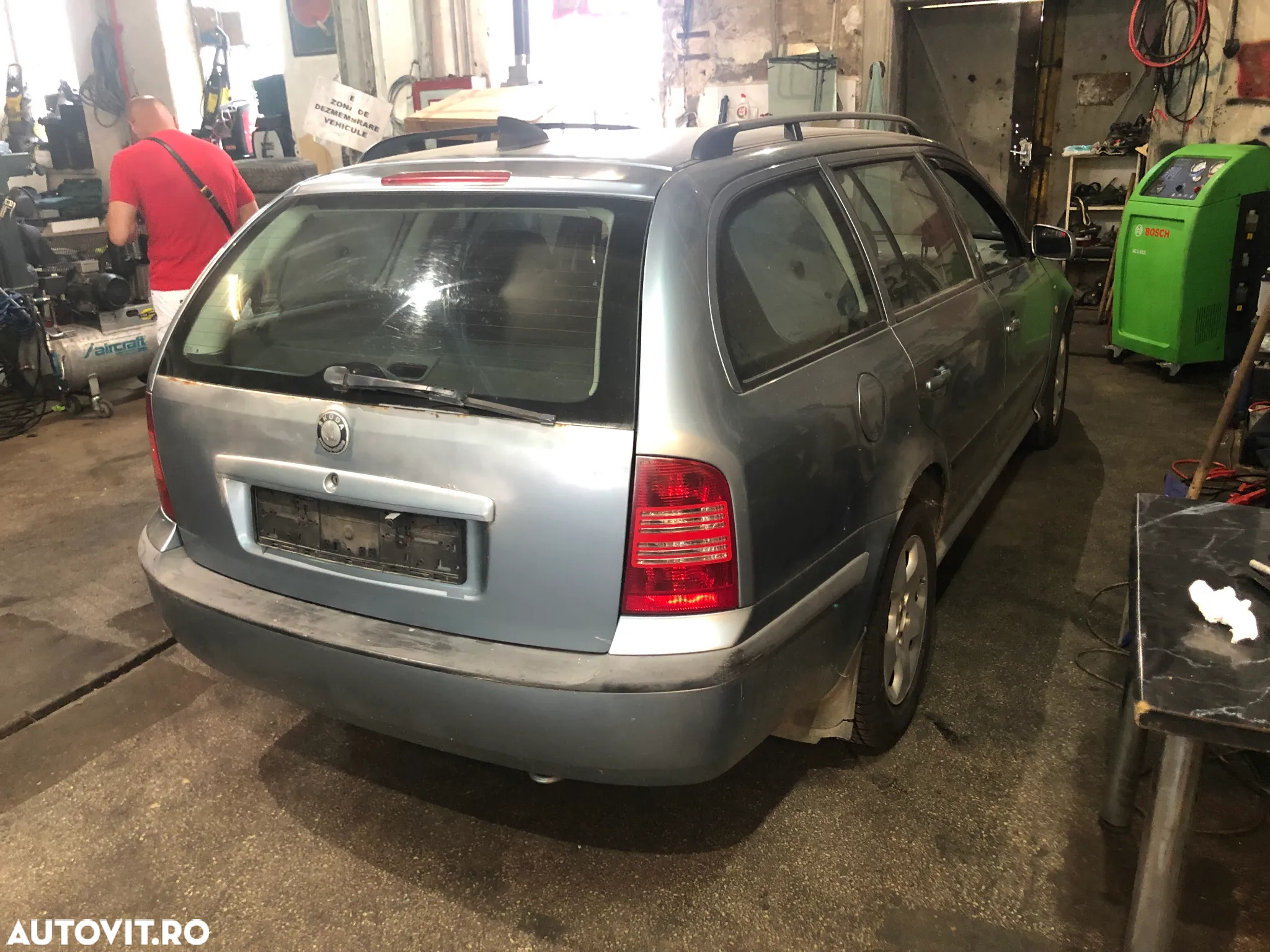 Dezmembrez Skoda Octavia 1 break 2002 gri bleo 1.6 SR benzina - 6