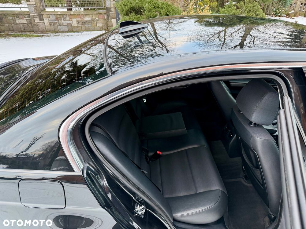 BMW Seria 3 325i - 14