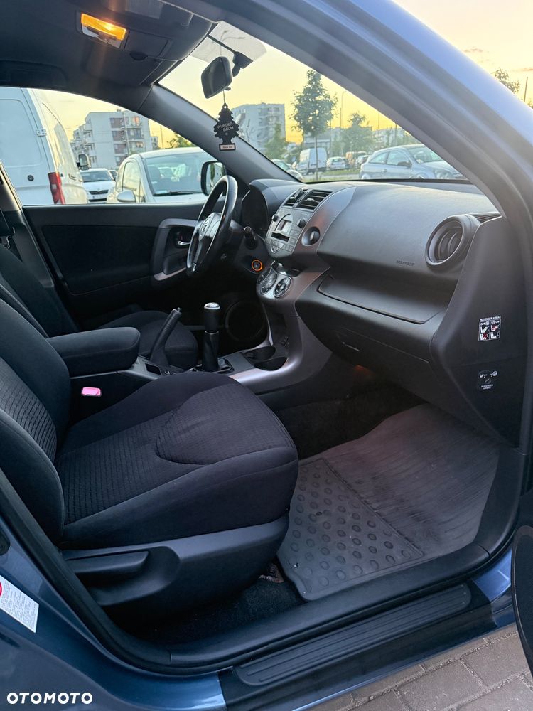 Toyota RAV4 2.0 VVT-i Sol - 13
