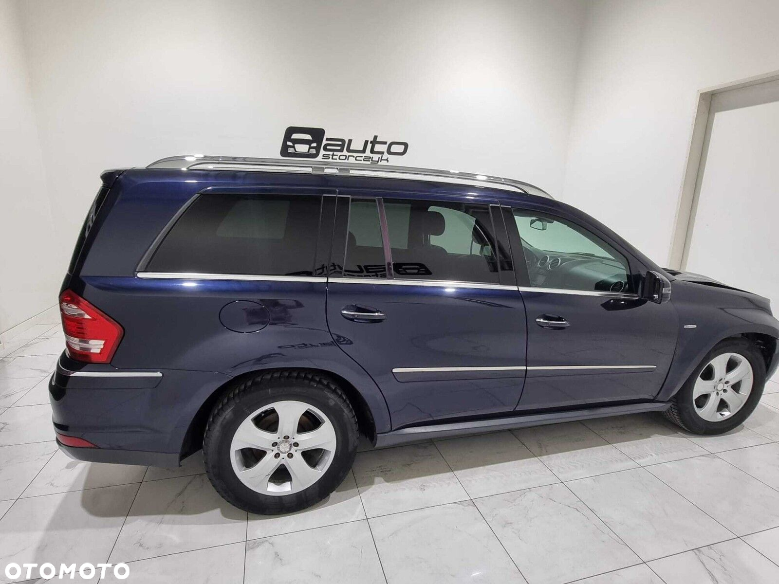 Mercedes-Benz GL - 12