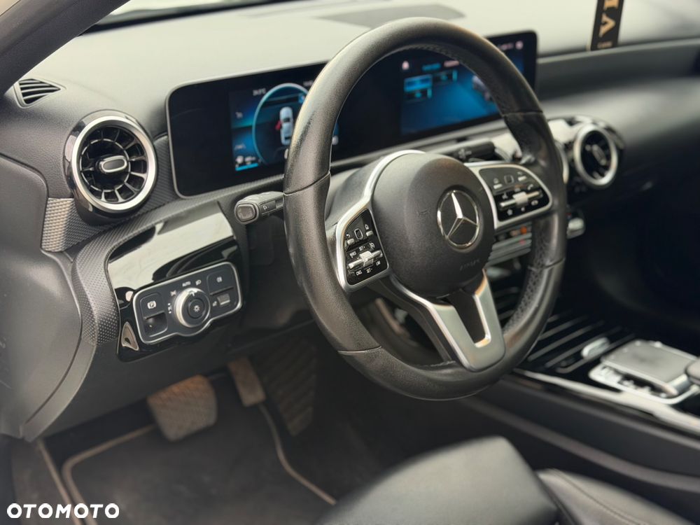 Mercedes-Benz Klasa A 180 d Edition 1 7G-DCT - 7