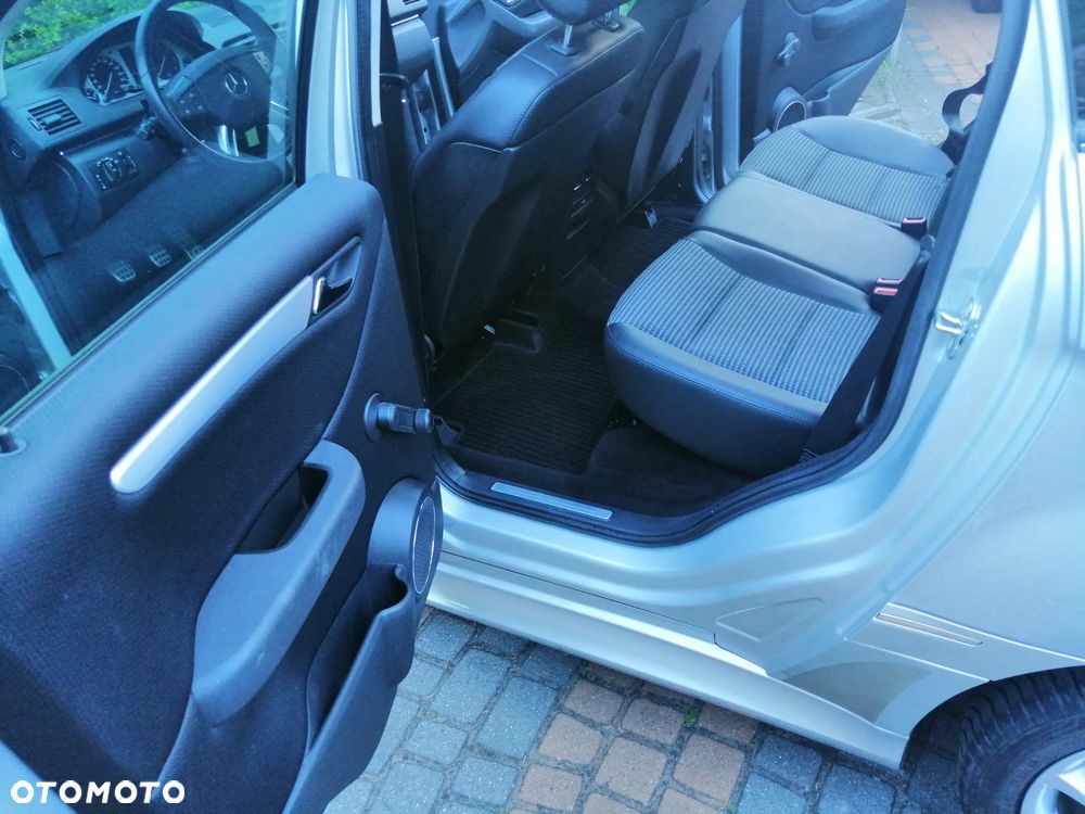 Mercedes-Benz Klasa B 200 - 16