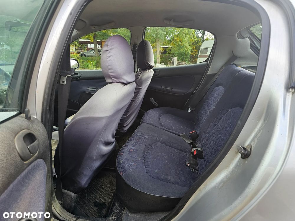 Peugeot 206 - 8