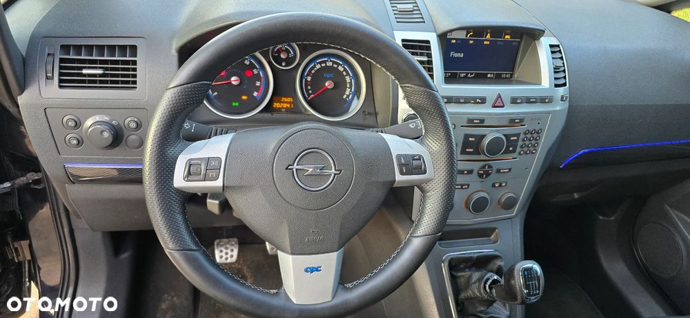 Opel Zafira 2.0 T OPC - 22