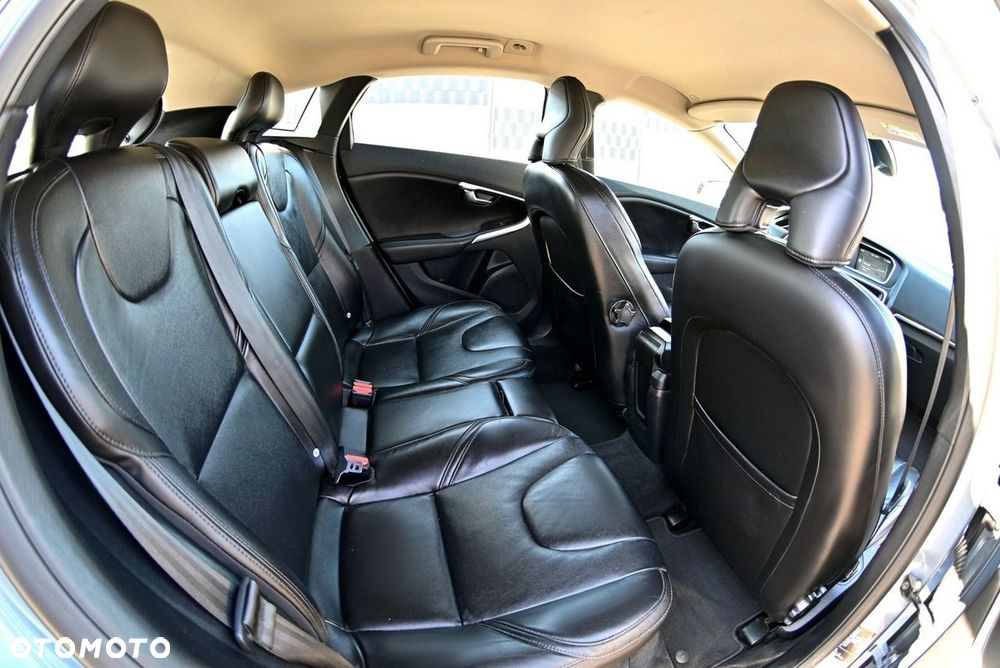 Volvo V40 - 18