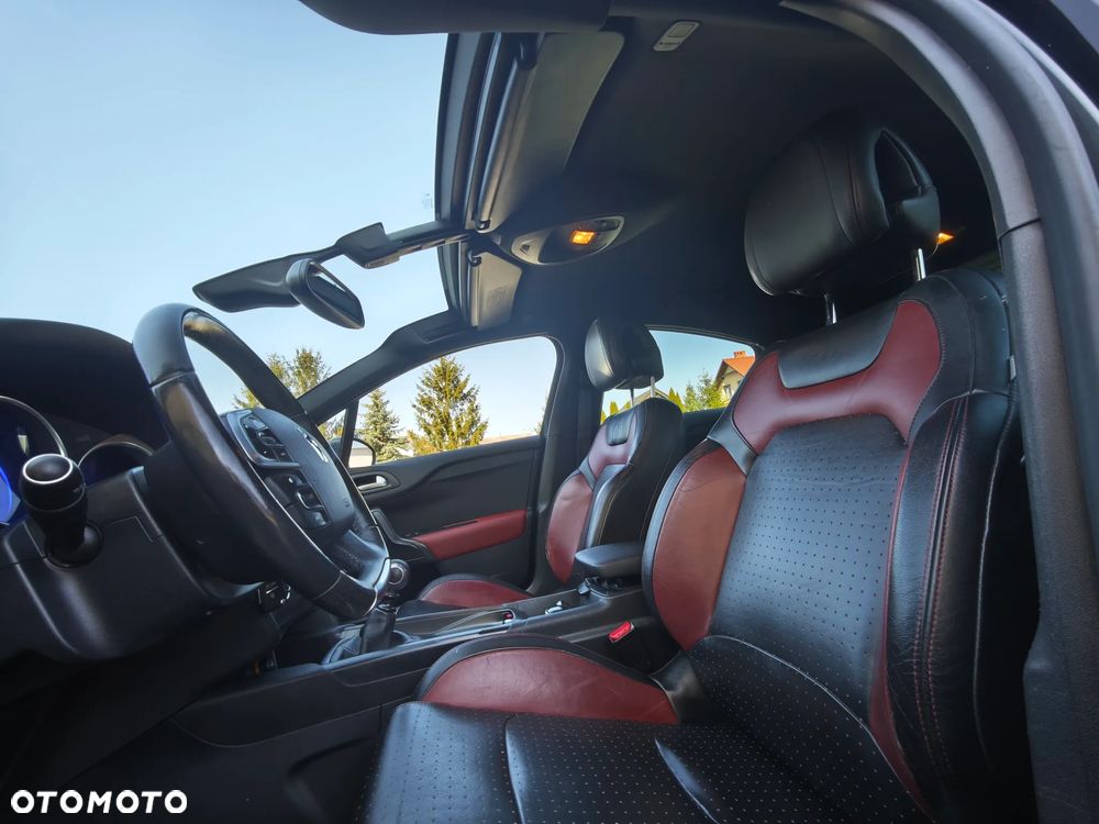 Citroën DS4 HDi 165 SoChic - 22