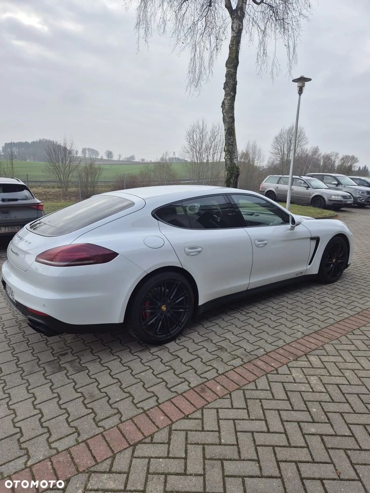 Porsche Panamera GTS PDK - 31