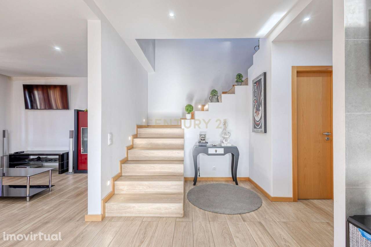 Moradia T3 com Piscina junto ao Metro e Hospital Santos Silva: Confort - Grande imagem: 3/39