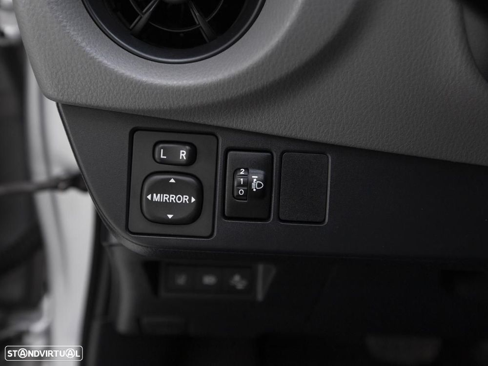 Toyota Yaris 1.5 HSD Active - 18