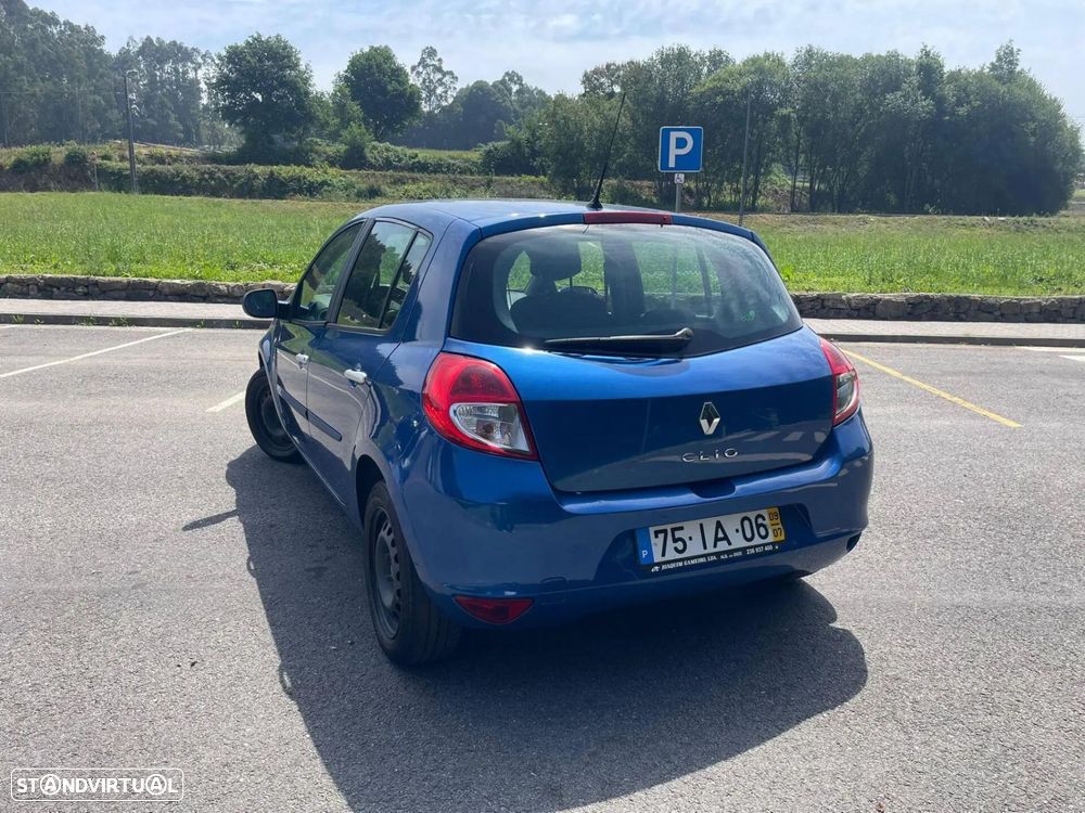 Renault Clio - 8