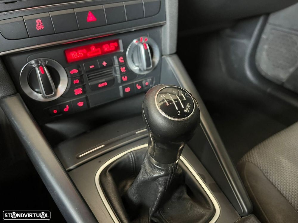 Audi A3 Sportback 1.6 TDI Attraction - 15