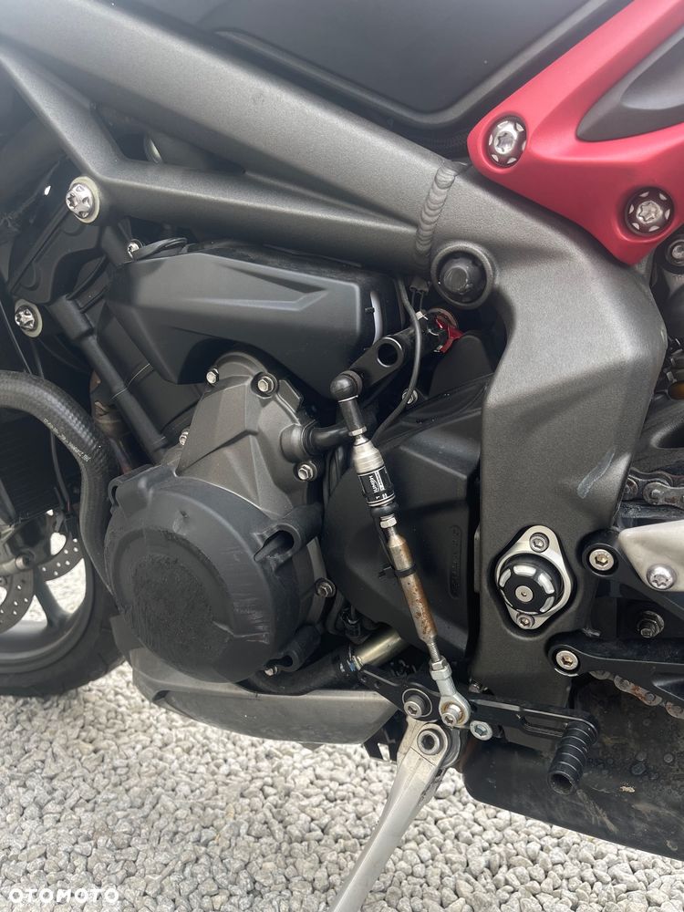 Triumph Street Triple - 11