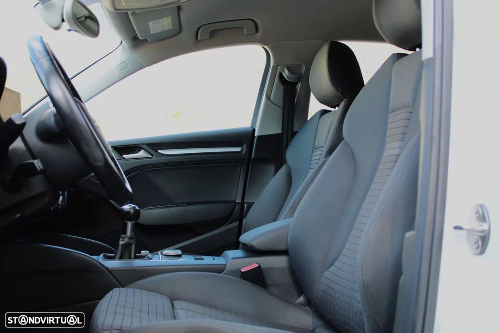 Audi A3 Limousine 1.6 TDI Business Line Attraction Ultra - 5