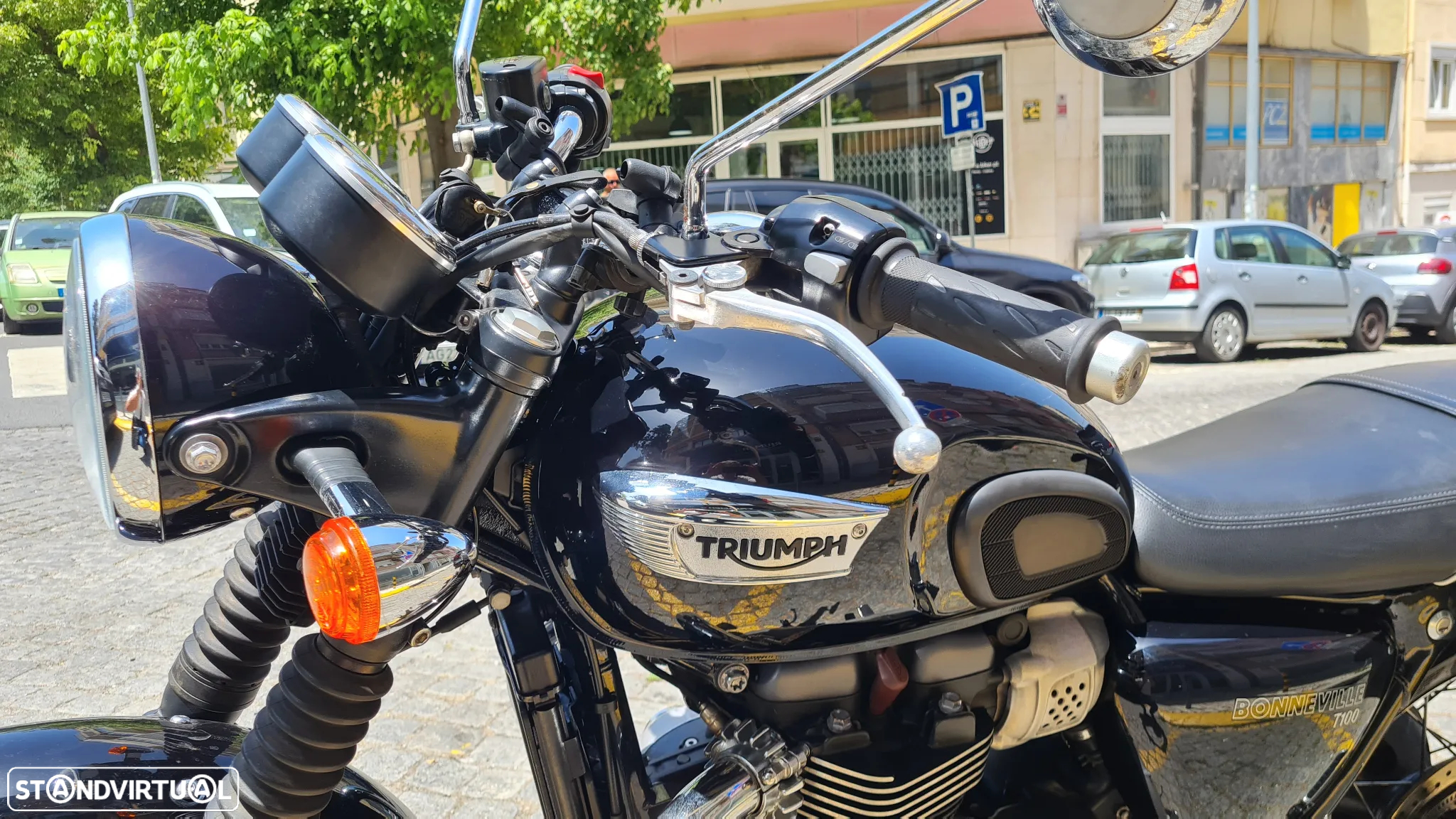 Triumph Bonneville T 100 - 2