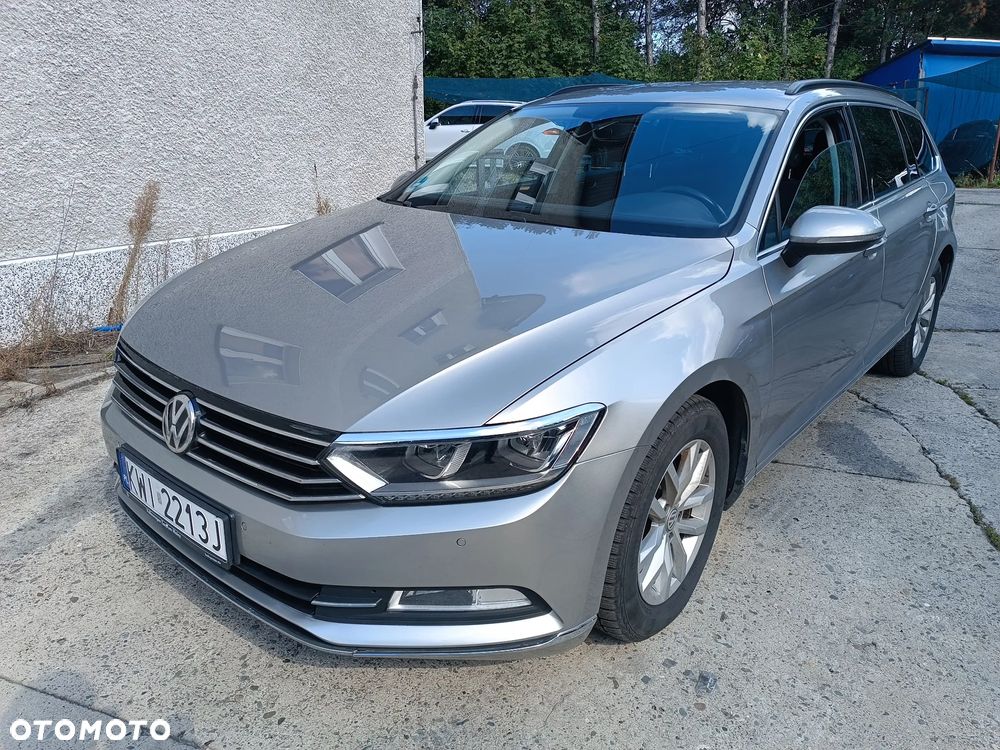 Volkswagen Passat - 1