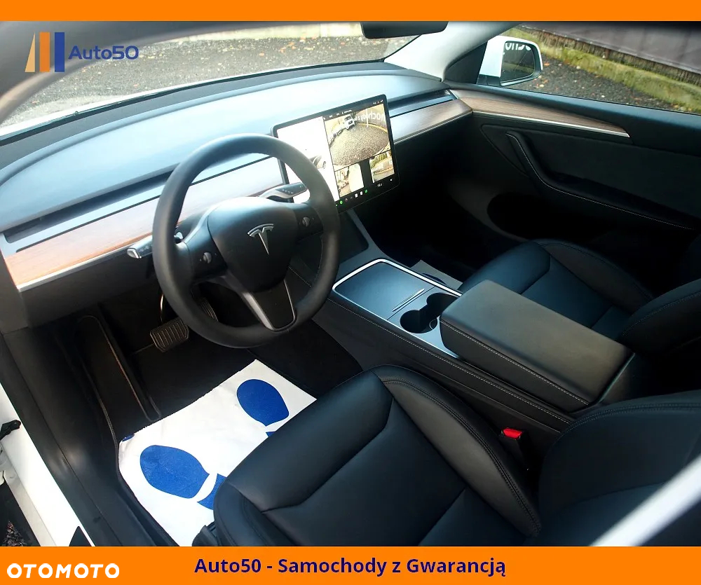 Tesla Y Long Range AWD - 18