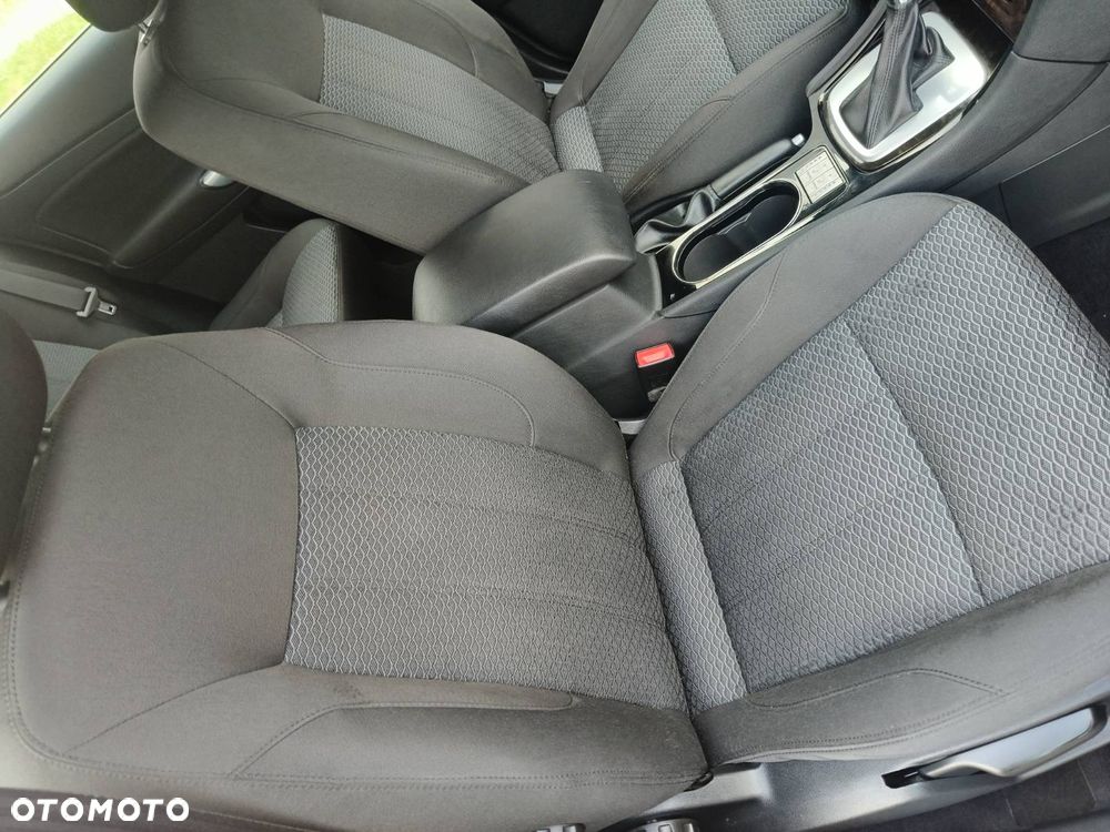 Ford Mondeo 2.3 Ghia - 11