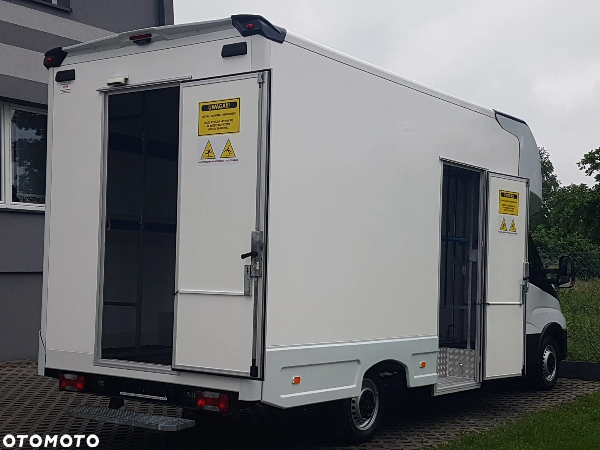Iveco DAILY KONTENER NISKOPODŁOGOWY 4,43x2,23x2,42 SKLEP FOODTRUCK BAR KLIMA KONIOWÓZ KAMPER - 30