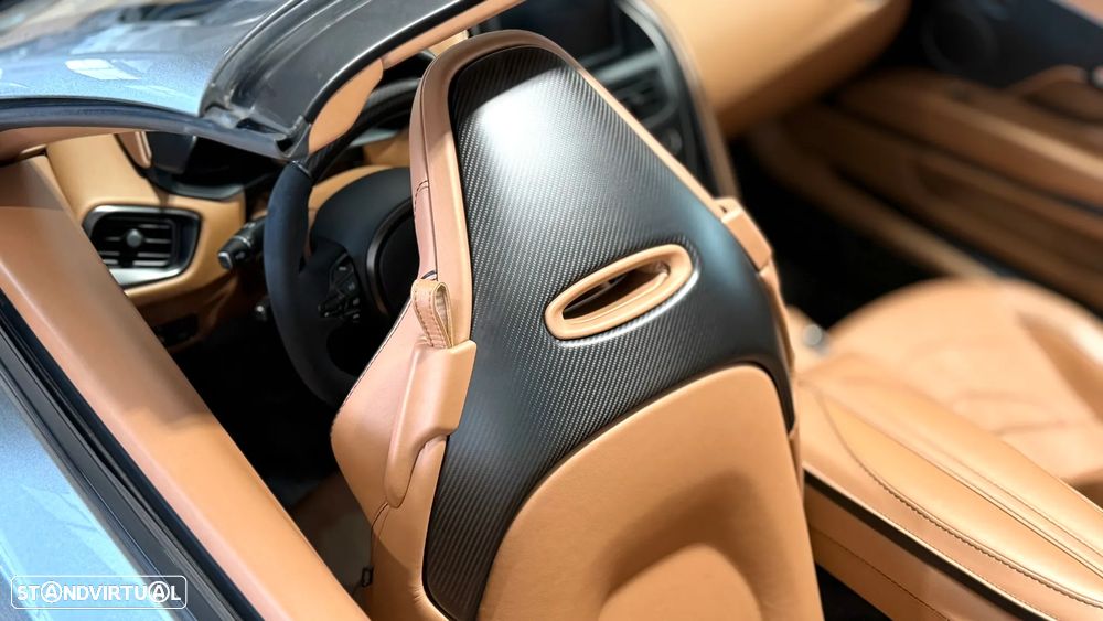 Aston Martin DBS Volante Superleggera - 32