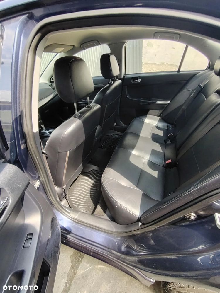 Mitsubishi Lancer - 10